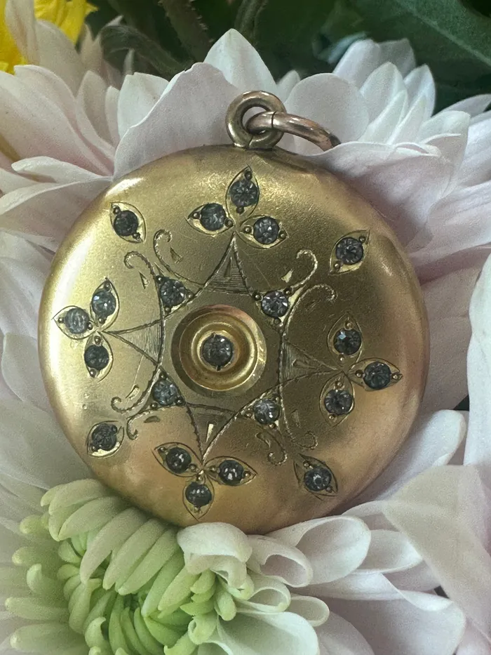 PreStyled Sets 14 Karat Gold Filled Locket 46600262 ONeills Estate Jewelry