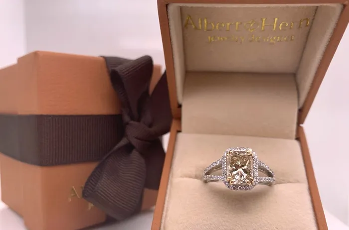 Rings Albert Hern Ring 18kt White Gold Fancy Brown Diamond 60 Brilliant Diamonds