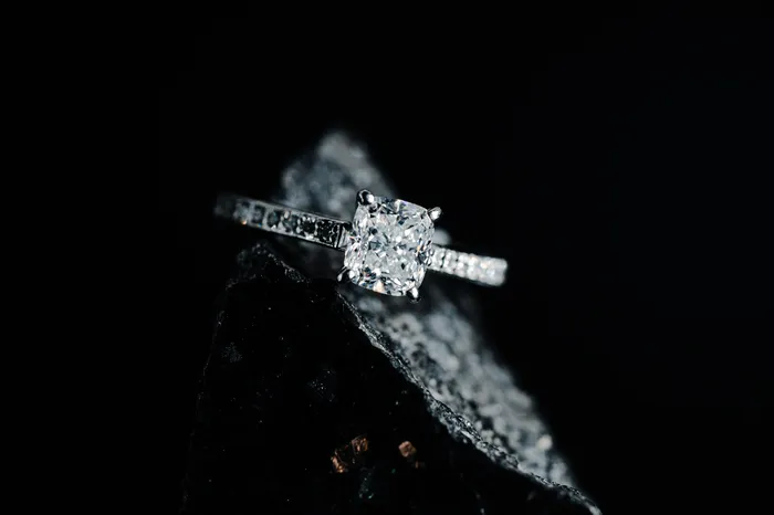 Rings Consignment 14k White Gold and Diamond Engagement Ring