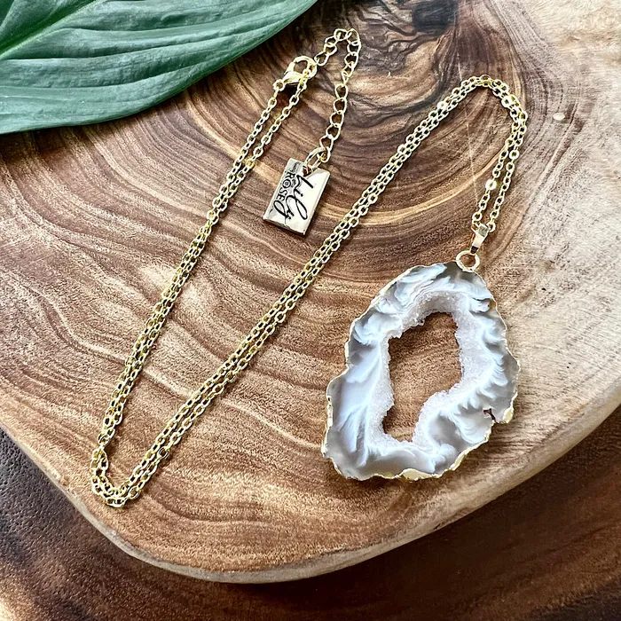 Inner Peace Druzy Quartz Black Lace Agate Geode Slice Pendant 18 Gold Necklace Lily Rose Jewelry Necklaces