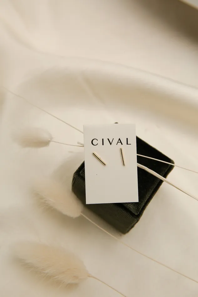 CIVAL Collective Rings Simple Gold Bar Studs