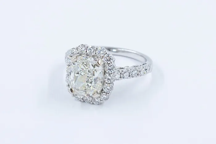 Crown Jewels Coin Rings 402 ct 517 ctw Cushion Cut Diamond Engagement Ring 18k white gold
