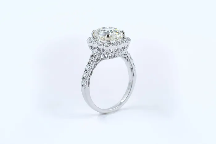 Crown Jewels Coin Rings 402 ct 517 ctw Cushion Cut Diamond Engagement Ring 18k white gold