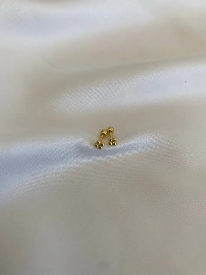 pau jewelry Earrings Lucky Clover gold studs
