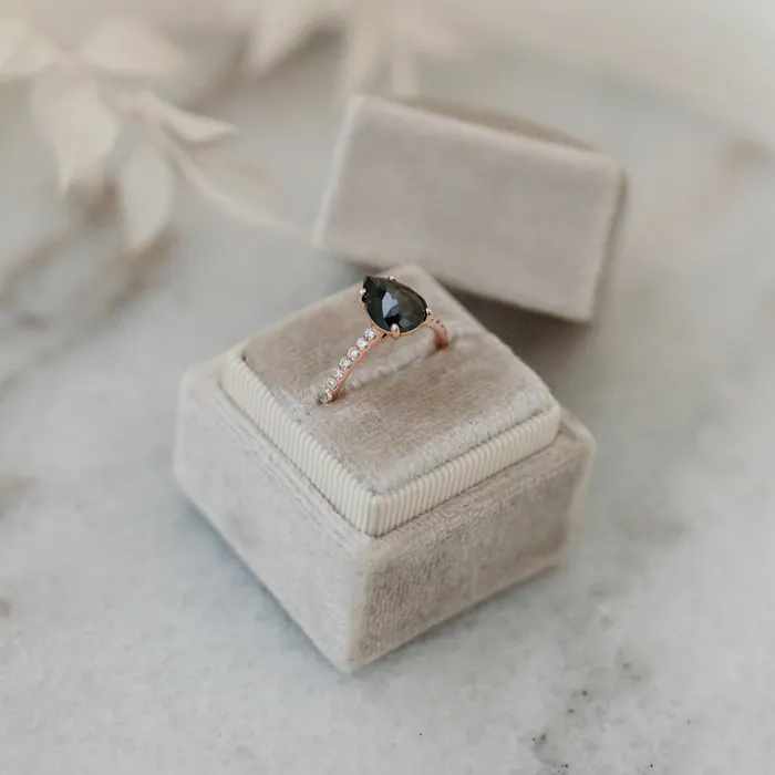 Rings VENVS The Aurora 18k Yellow Size 45 Stone OV5 Sand Dune Ring Box Custom Engraving 0 Rings VENVS The Aurora 18k Yellow Size 45 Stone OV5 Sand Dune Ring Box Custom Engraving 0