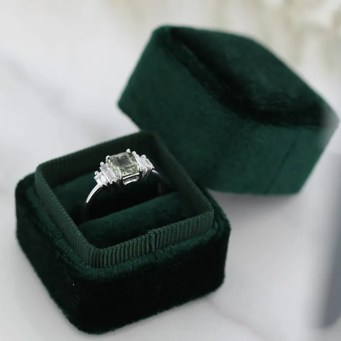 Rings VENVS The Leda 18k Yellow Size 65 Stone MOS92 Green Ring Box Custom Engraving 0 Rings VENVS The Leda 18k Yellow Size 65 Stone MOS92 Green Ring Box Custom Engraving 0