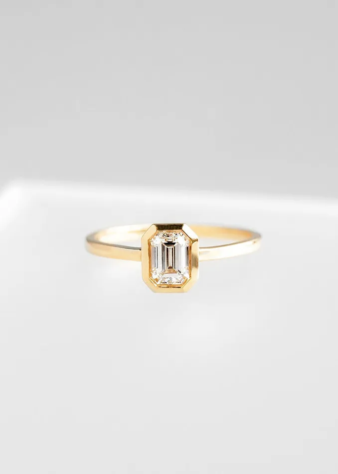The Leda 64ct Emerald Cut Diamond Yellow Gold Venvs New Theme Earrings